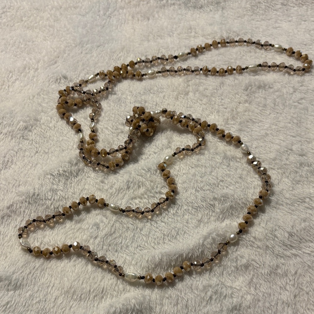 Chic Beaded Necklace in Tan and Silver